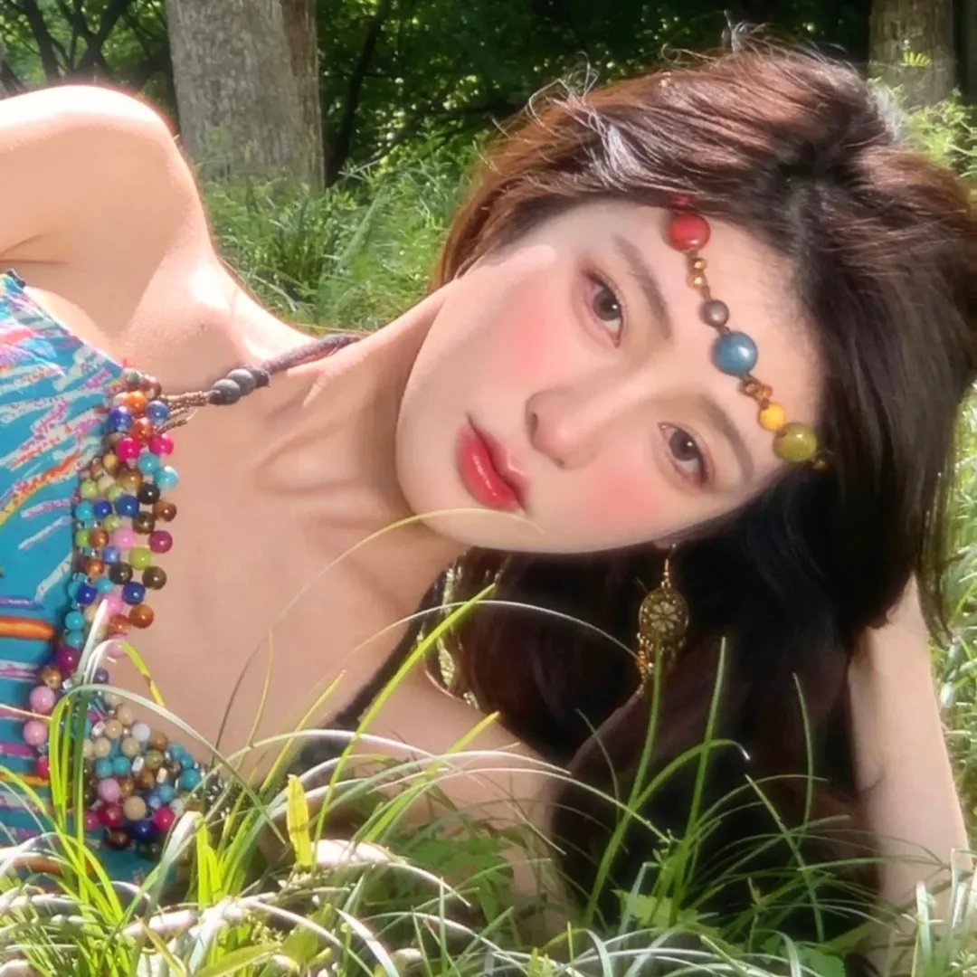 她比烟花寂寞